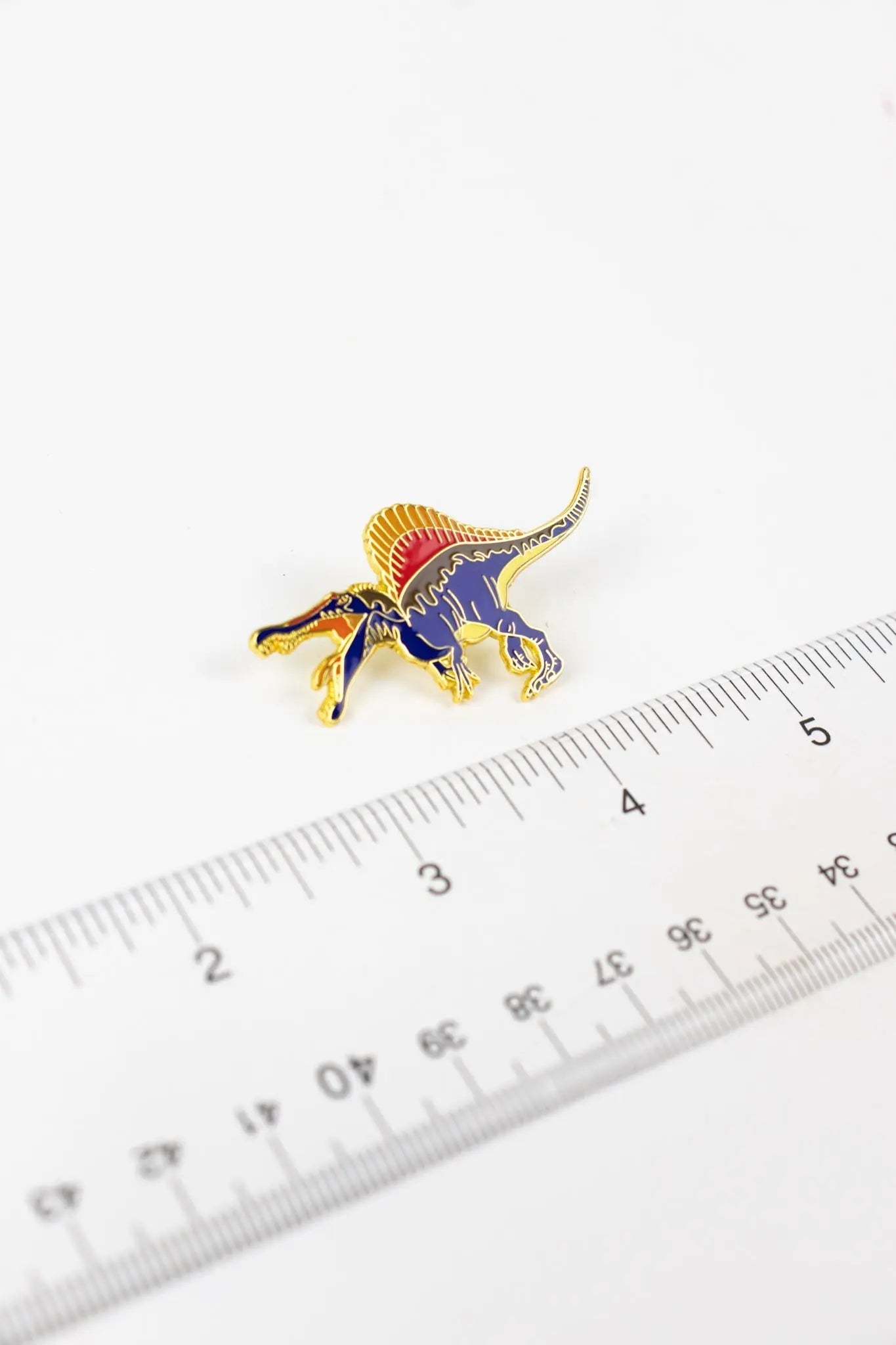 Spinosaurus Enamel Pin (Spinosaurus aegyptiacus)